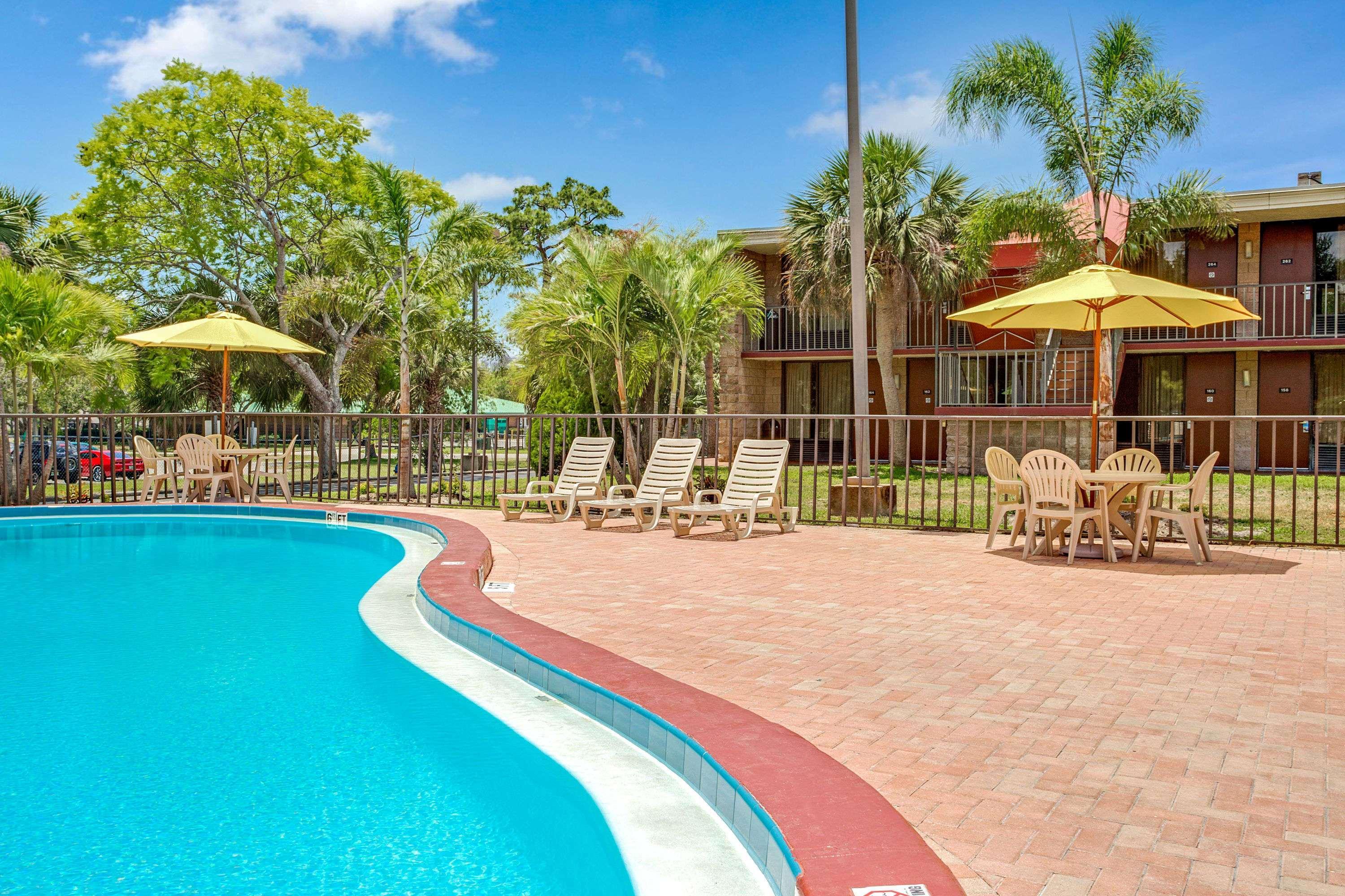 Days Inn By Wyndham Bradenton - Near The Gulf Ngoại thất bức ảnh
